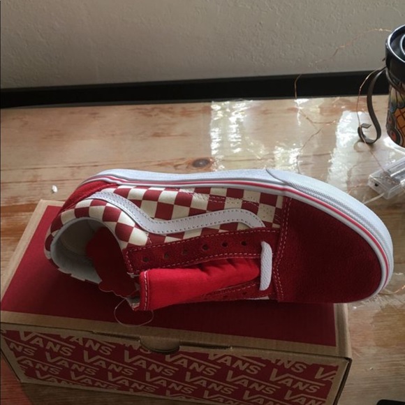 Vans - Picture 3 of 6